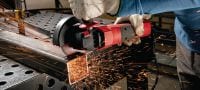 AG 500-20D Angle grinder Powerful corded angle grinder with dead man’s switch for cutting and grinding in metal, concrete, and masonry with discs up to 5” (14-amp) Applications 4