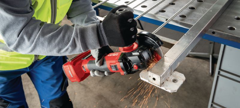 AG 4S-A22 (4.5) Cordless angle grinder 22V cordless angle grinder with electronic speed control and brushless motor for everyday cutting and grinding with discs up to 4.5 or 115 mm Applications 1